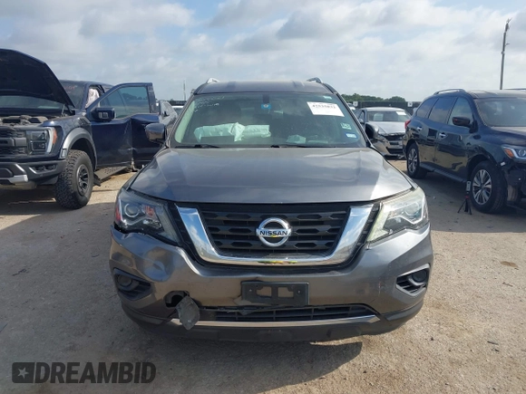 2017 Nissan Pathfinder SV z VIN 5N1DR2MN2HC611842, wystawiony jako IAAI lot #42535832 z przebiegiem 154 908 mil mil oraz . Historia ofert i sprzedaży dostępna na DreamBid. Obrazek 12.