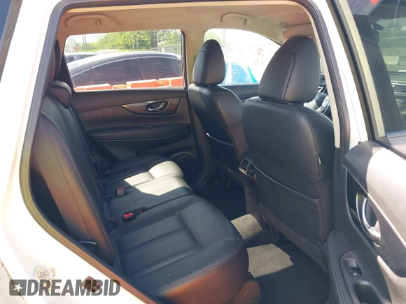2015 Nissan Rogue SL with VIN 5N1AT2MV8FC823548, listed as a IAAI auction lot 42070704 with 125,331 mi miles. Bid and sale history available at carsss.com. Image 8.