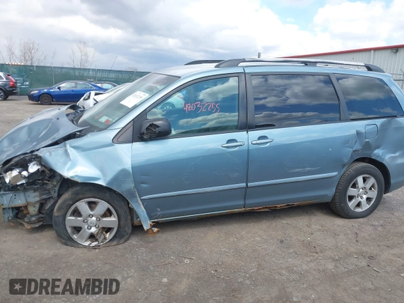 2008 Toyota Sienna CE with VIN 5TDZK23C58S166087, listed as a IAAI auction lot 42032255 with 258,100 mi miles. Bid and sale history available at carsss.com. Image 14.