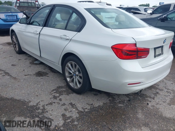 2018 BMW 3 Series 320i z VIN WBA8E1G53JNU90270, wystawiony jako IAAI lot #42183837 z przebiegiem 90 106 mil mil oraz . Historia ofert i sprzedaży dostępna na DreamBid. Obrazek 3.