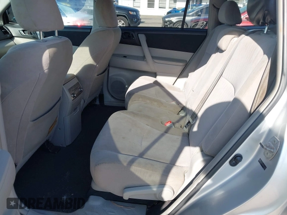 2013 Toyota Highlander with VIN 5TDZA3EHXDS031859, listed as a IAAI auction lot 41930139 with 140,920 mi miles and . Bid and sale history available at DreamBid. Image 8.