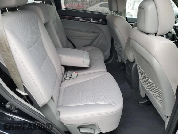 2014 Kia Sorento LX with VIN 5XYKT4A68EG477464, listed as a Copart auction lot 45084575 with 0 mi miles and Salvage Title. Bid and sale history available at carsss.com. Image 10.