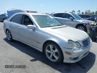 2005 Mercedes-Benz C 230 Kompressor z VIN WDBRF40J25F596883, wystawiony jako IAAI lot #42272101 z przebiegiem 267 079 mil mil oraz . Historia ofert i sprzedaży dostępna na DreamBid. Obrazek 1.