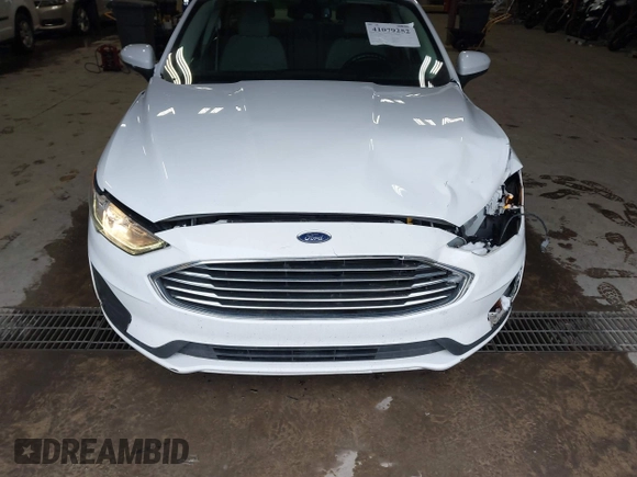 2019 Ford Fusion SE with VIN 3FA6P0LUXKR188040, listed as a IAAI auction lot 41079252 with 113,667 mi miles and . Bid and sale history available at carsss.com. Image 12.