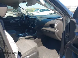2018 Chevrolet Traverse LT Cloth with VIN 1GNERGKW2JJ158610, listed as a IAAI auction lot 41766502 with 145,200 mi miles. Bid and sale history available at carsss.com. Image 5.