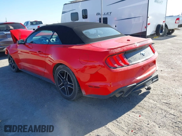 2022 Ford Mustang EcoBoost z VIN 1FATP8UH3N5104005, wystawiony jako IAAI lot #41389346 z przebiegiem 54 979 mil mil oraz . Historia ofert i sprzedaży dostępna na DreamBid. Obrazek 3.
