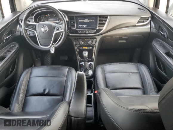 2020 Buick Encore Essence z VIN KL4CJGSB6LB020497, wystawiony jako Copart lot #43624955 z przebiegiem 99 448 mil mil oraz Tytuł czysty. Historia ofert i sprzedaży dostępna na DreamBid. Obrazek 8.