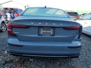 2022 Volvo S60 Plus Dark Theme with VIN 7JRL12TL2NG154334, listed as a Copart auction lot 80653004 with 43,860 mi miles and Salvage Title. Bid and sale history available at carsss.com. Image 6.