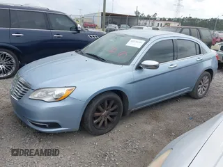 2014 Chrysler 200 Limited with VIN 1C3CCBCG8EN131359, listed as a IAAI auction lot 42076240 with 155,171 mi miles. Bid and sale history available at carsss.com. Image 2.