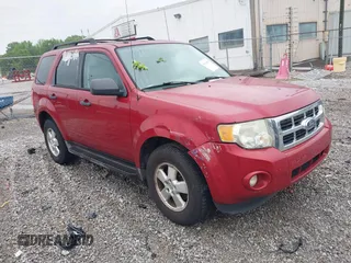 2011 Ford Escape XLT with VIN 1FMCU0D70BKB19310, listed as a IAAI auction lot 42100801 with 211,028 mi miles. Bid and sale history available at carsss.com. Image 1.