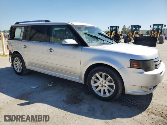 2011 Ford Flex SEL z VIN 2FMGK5CC5BBD30015, wystawiony jako Copart lot #49678135 z przebiegiem 200 998 mil mil oraz Szkoda całkowita • Salvage title. Historia ofert i sprzedaży dostępna na DreamBid. Obrazek 4.