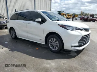 2021 Toyota Sienna XLE with VIN 5TDYRKEC0MS061455, listed as a Copart auction lot 47633565 with 64,782 mi miles and Salvage Title. Bid and sale history available at carsss.com. Image 4.