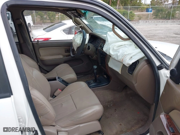 1998 Toyota 4Runner with VIN JT3GN87R7W0085869, listed as a IAAI auction lot 41328631 with 175,255 mi miles. Bid and sale history available at carsss.com. Image 5.