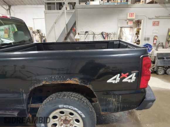 2006 Chevrolet Silverado 1500 Work Truck with VIN 3GCEK14X26G256335, listed as a IAAI auction lot 41827086 with 78,927 mi miles. Bid and sale history available at carsss.com. Image 6.