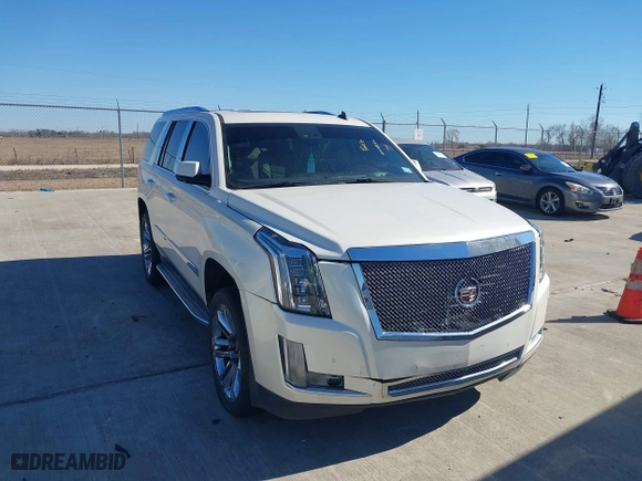 2015 Cadillac Escalade Luxury with VIN 1GYS3BKJ7FR303390, listed as a IAAI auction lot 41428556 with 152,978 mi miles. Bid and sale history available at carsss.com. Image 6.