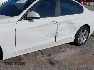 2015 BMW 3 Series 320i xDrive с VIN WBA3C3G58FNS73185, выставлен на аукционе IAAI как лот 42264374 с пробегом 91 192 миль миль и . История ставок и продаж доступна на DreamBid. Изображение 6.