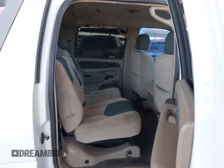 2004 Chevrolet Avalanche with VIN 3GNEC12T14G175831, listed as a IAAI auction lot 41928235 with 185,699 mi miles. Bid and sale history available at carsss.com. Image 8.