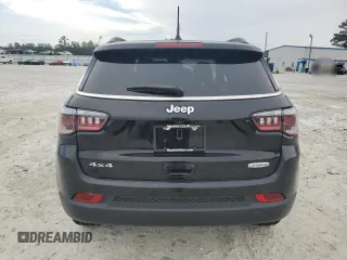2023 Jeep Compass Latitude Lux z VIN 3C4NJDFN5PT533259, wystawiony jako Copart lot #71166814 z przebiegiem 2 395 mil mil oraz Szkoda całkowita • Salvage title. Historia ofert i sprzedaży dostępna na DreamBid. Obrazek 6.