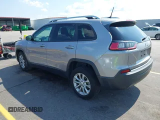 2020 Jeep Cherokee Latitude z VIN 1C4PJLCB3LD615147, wystawiony jako IAAI lot #42569825 z przebiegiem 128 952 mil mil oraz . Historia ofert i sprzedaży dostępna na DreamBid. Obrazek 3.