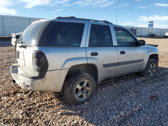 2005 Chevrolet TrailBlazer LT with VIN 1GNDT13S052279240, listed as a Copart auction lot 50742545 with 282,606 mi miles and Clean Title. Bid and sale history available at carsss.com. Image 3.