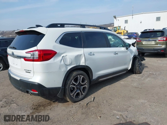 2024 Subaru Ascent Touring z VIN 4S4WMAWD2R3423801, wystawiony jako IAAI lot #41711587 z przebiegiem 8 833 mil mil oraz . Historia ofert i sprzedaży dostępna na DreamBid. Obrazek 4.