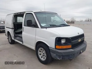 2013 Chevrolet Express Cargo z VIN 1GCSGAFX4D1128353, wystawiony jako IAAI lot #41369784 z przebiegiem 109 703 mil mil oraz . Historia ofert i sprzedaży dostępna na DreamBid. Obrazek 1.