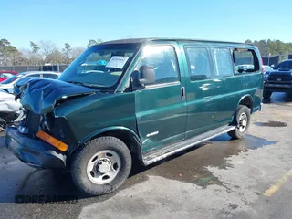 2005 Chevrolet Express Passenger z VIN 1GAGG25V251242079, wystawiony jako IAAI lot #41353852 z przebiegiem 193 081 mil mil oraz . Historia ofert i sprzedaży dostępna na DreamBid. Obrazek 17.