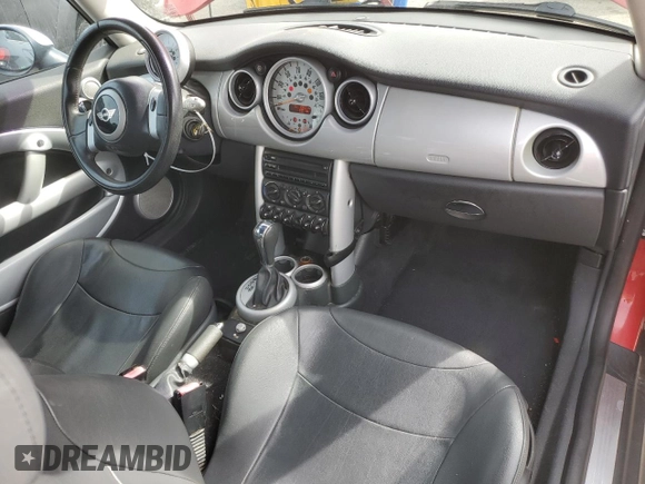 2004 MINI Hardtop with VIN WMWRC33424TJ61921, listed as a Copart auction lot 46954095 with 105,314 mi miles and Non Repairable. Bid and sale history available at DreamBid. Image 8.