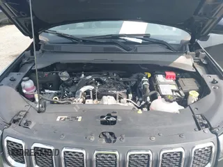 2023 Jeep Compass Altitude z VIN 3C4NJDBN3PT531113, wystawiony jako IAAI lot #42424849 z przebiegiem Nie podano mil oraz . Historia ofert i sprzedaży dostępna na DreamBid. Obrazek 10.