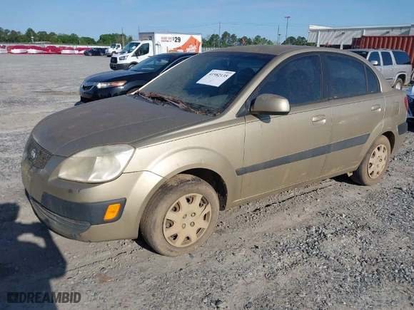 2007 Kia Rio LX with VIN KNADE123176203130, listed as a IAAI auction lot 41982135 with 221,702 mi miles. Bid and sale history available at carsss.com. Image 2.