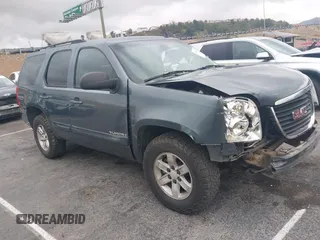 2008 GMC Yukon SLE w/3SA with VIN 1GKFC13C28J166446, listed as a IAAI auction lot 41531715 with 126,926 mi miles. Bid and sale history available at carsss.com. Image 1.