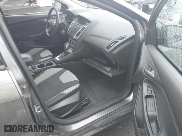 2014 Ford Focus SE with VIN 1FADP3K21EL462169, listed as a IAAI auction lot 42145524 with 100,156 mi miles. Bid and sale history available at carsss.com. Image 5.