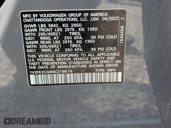 2022 Volkswagen Atlas SEL Premium R-Line with VIN 1V2FE2CA6NC219819, listed as a Copart auction lot 54796015 with 33,911 mi miles and Clean title. Bid and sale history available at DreamBid. Image 13.