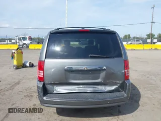 2009 Chrysler Town & Country Touring with VIN 2A8HR54179R641621, listed as a IAAI auction lot 41841486 with 198,877 mi miles. Bid and sale history available at carsss.com. Image 16.