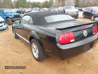 2007 Ford Mustang Deluxe with VIN 1ZVFT84N475361120, listed as a IAAI auction lot 41762540 with 167,848 mi miles and . Bid and sale history available at carsss.com. Image 3.