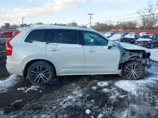 2020 Volvo XC90 Momentum with VIN YV4102PK5L1588674, listed as a IAAI auction lot 41381941 with 26 mi miles. Bid and sale history available at carsss.com. Image 13.