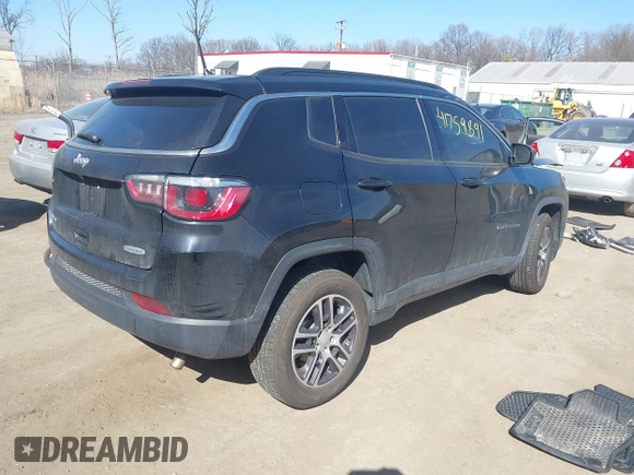2018 Jeep Compass Altitude with VIN 3C4NJDBB2JT418914, listed as a IAAI auction lot 41759891 with 137,643 mi miles and . Bid and sale history available at carsss.com. Image 4.
