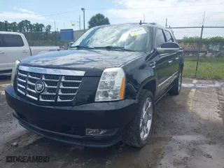 2008 Cadillac Escalade EXT with VIN 3GYFK62888G233782, listed as a IAAI auction lot 41981049 with 276,513 mi miles. Bid and sale history available at carsss.com. Image 2.