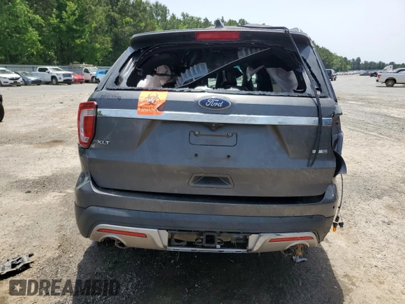 2017 Ford Explorer XLT z VIN 1FM5K8DH8HGA21577, wystawiony jako Copart lot #56298555 z przebiegiem 104 874 mil mil oraz Szkoda całkowita • Salvage title. Historia ofert i sprzedaży dostępna na DreamBid. Obrazek 6.