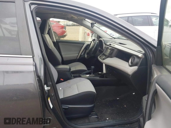 2018 Toyota RAV4 XLE with VIN JTMRFREV0JJ749388, listed as a IAAI auction lot 41613930 with 62,225 mi miles. Bid and sale history available at carsss.com. Image 5.