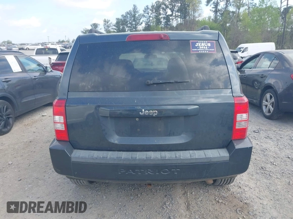 2008 Jeep Patriot Sport with VIN 1J8FT28W98D762682, listed as a IAAI auction lot 41944608 with 189,000 mi miles. Bid and sale history available at carsss.com. Image 16.