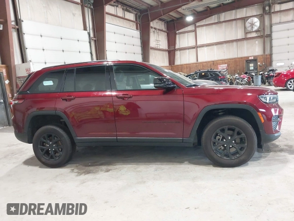 2025 Jeep Grand Cherokee Altitude X with VIN 1C4RJHAG9SC283983, listed as a IAAI auction lot 42495106 with 8,757 mi miles and . Bid and sale history available at DreamBid. Image 13.
