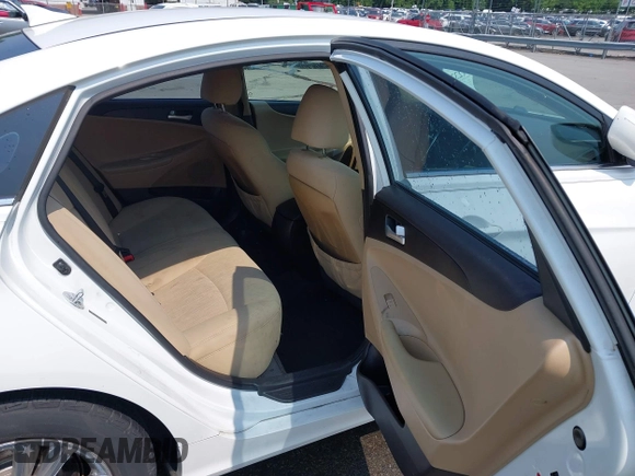 2013 Hyundai Sonata GLS with VIN 5NPEB4AC0DH566586, listed as a IAAI auction lot 42329993 with 118,089 mi miles and . Bid and sale history available at DreamBid. Image 8.