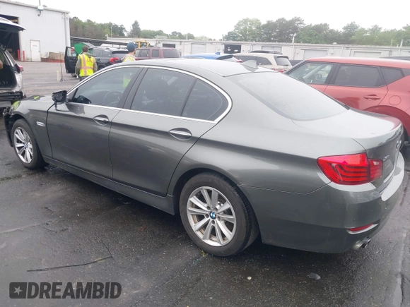 2014 BMW 5 Series 528i xDrive z VIN WBA5A7C53ED614914, wystawiony jako IAAI lot #42509306 z przebiegiem 137 903 mil mil oraz . Historia ofert i sprzedaży dostępna na DreamBid. Obrazek 3.