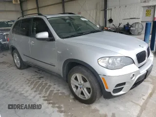 2013 BMW X5 xDrive35i with VIN 5UXZV4C5XD0B05529, listed as a Copart auction lot 53943625 with 115,161 mi miles and Clean Title. Bid and sale history available at carsss.com. Image 4.