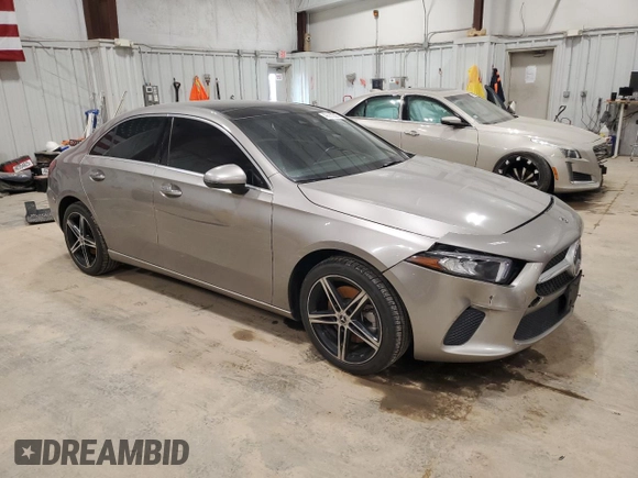 2019 Mercedes-Benz A 220 z VIN WDD3G4FB8KW001993, wystawiony jako Copart lot #49063505 z przebiegiem 60 043 mil mil oraz Nie do naprawy • Non repairable. Historia ofert i sprzedaży dostępna na DreamBid. Obrazek 4.