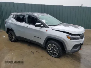 2025 Jeep Compass Trailhawk with VIN 3C4NJDDN4ST508770, listed as a Copart auction lot 47476645 with 10,591 mi miles and Clean title. Bid and sale history available at DreamBid. Image 4.
