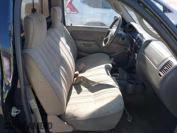 2002 Toyota Tacoma z VIN 5TENL42N92Z064523, wystawiony jako IAAI lot #42228845 z przebiegiem 305 172 mil mil oraz . Historia ofert i sprzedaży dostępna na DreamBid. Obrazek 5.
