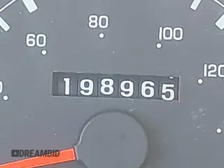 1999 Ford F-250 XL с VIN 1FTNX21L2XEA95499, выставлен на аукционе IAAI как лот 42426420 с пробегом 198 965 миль миль и . История ставок и продаж доступна на DreamBid. Изображение 15.
