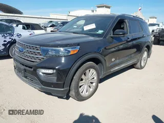 2022 Ford Explorer King Ranch z VIN 1FM5K8LCXNGA14552, wystawiony jako IAAI lot #40957270 z przebiegiem 50 460 mil mil oraz . Historia ofert i sprzedaży dostępna na DreamBid. Obrazek 19.